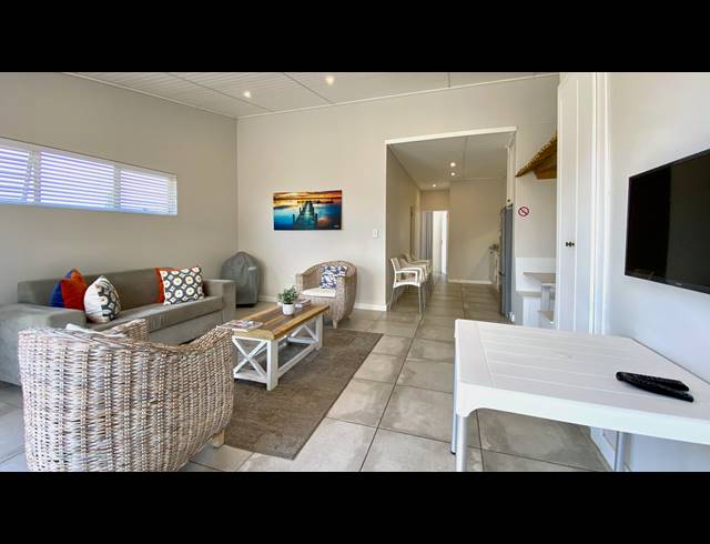 2 BEDROOM APARTMENT FOR SALE IN ELANDS BAY